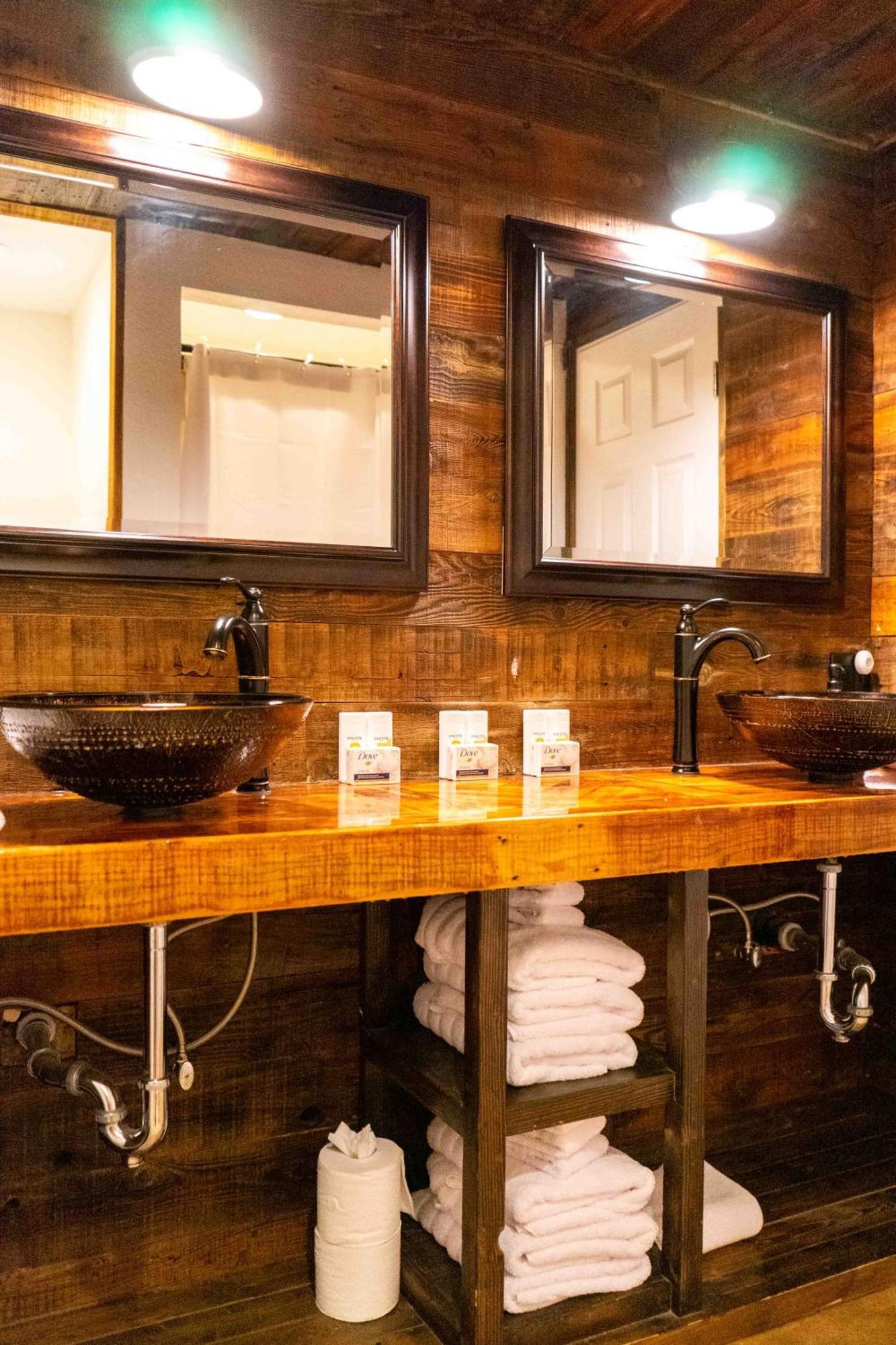 Miners Suite-Centrally Located In Shaver Lake Exteriér fotografie